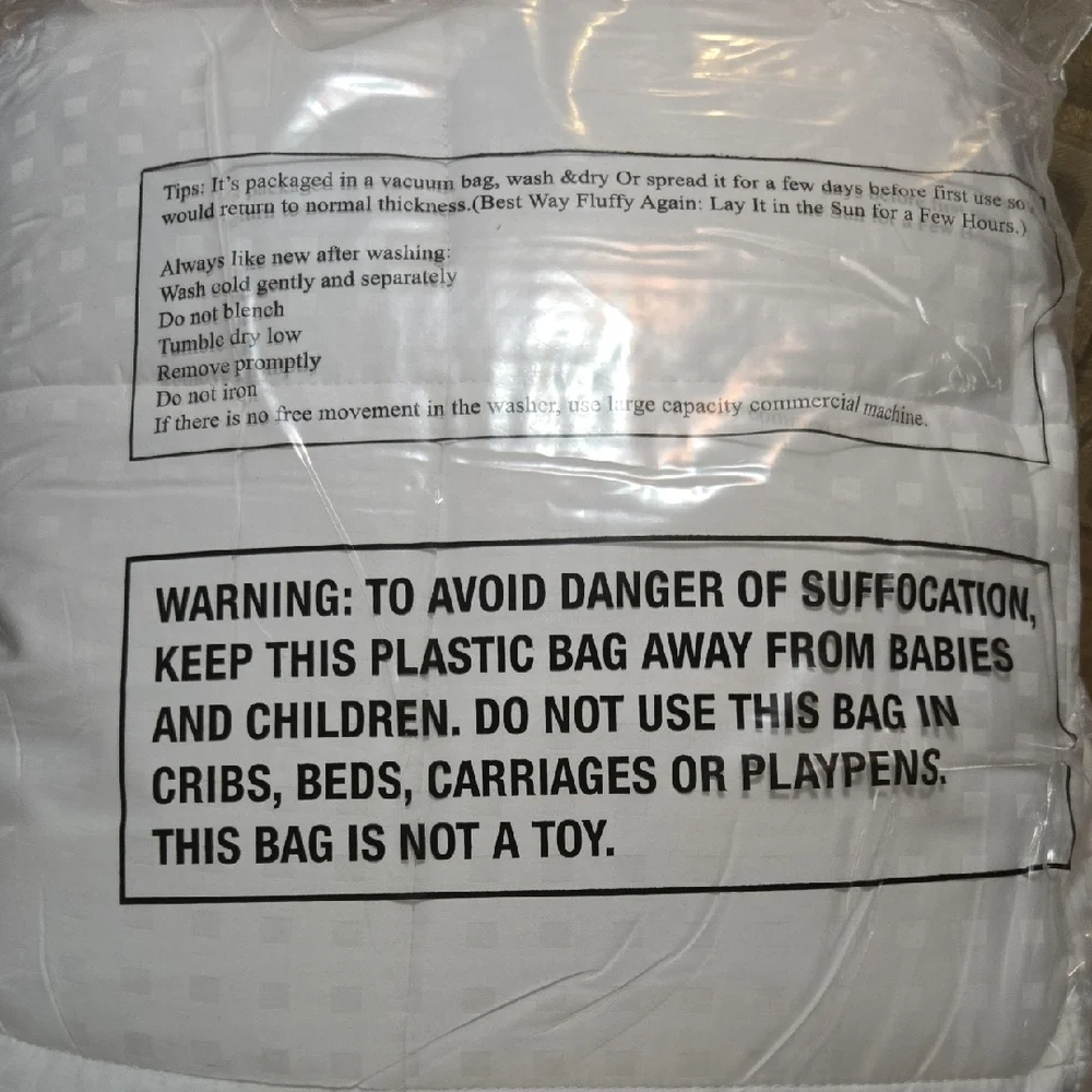 Source Unknown Soft White Mattress Cover